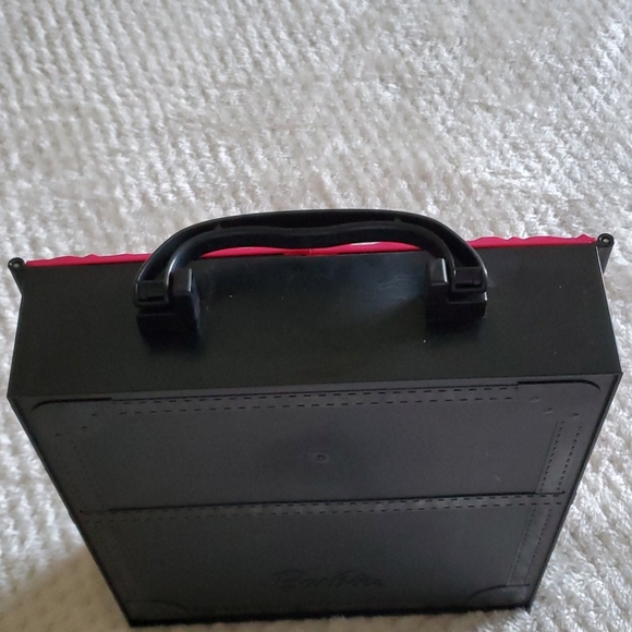 Barbie Wardrobe - Picture 4 of 8